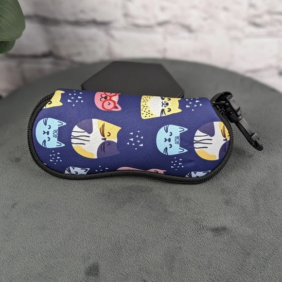 Cat print soft neoprene glasses case, eyewear sunglass pouch, blue with zipper - Picture 3 of 6